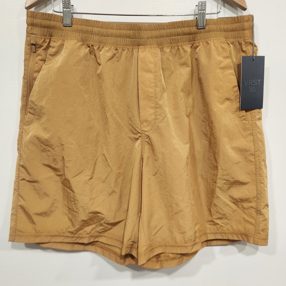 VRST Mens All-In Unlined Shorts 7 Inch Inseam Palomino Gold Shine XL New